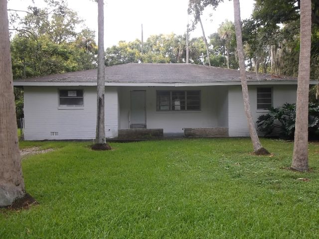 826 Patterson Dr, Daytona Beach, FL 32119
