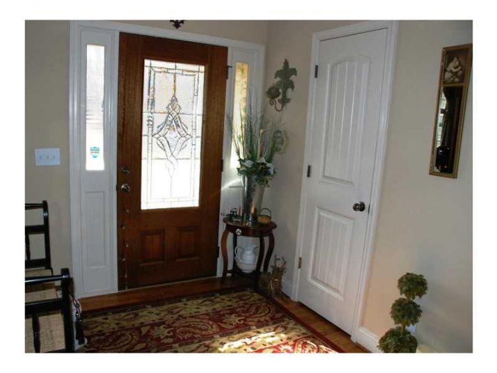 111 Oak Ridge Trail Se, White, GA 30184