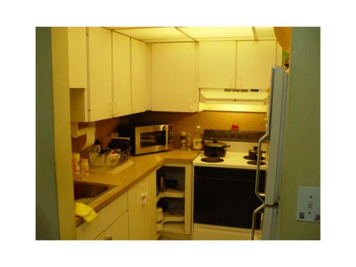 6620 W 2 CT # 210, Hialeah, FL 33012