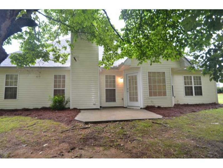 794 Winding Grove Lane, Loganville, GA 30052