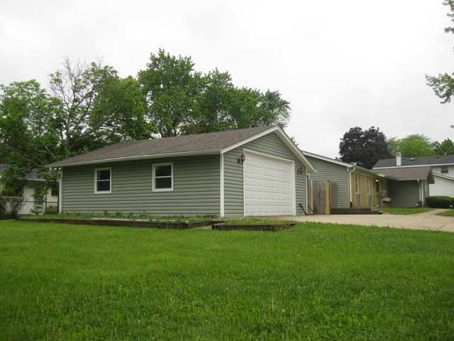 927 E Sayles Dr, Palatine, IL 60074