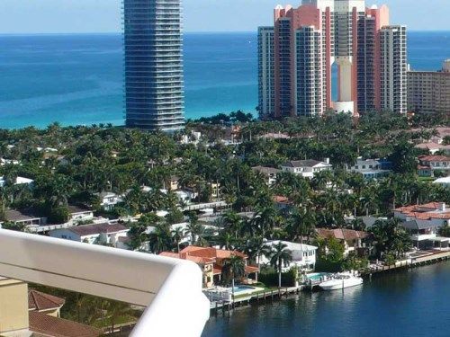 20185 E COUNTRY CLUB DR # PH2, Miami, FL 33180