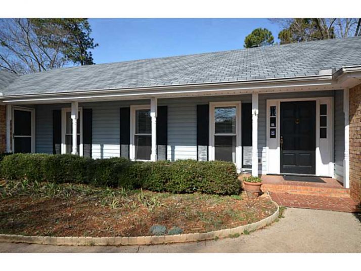 110 Corral Court, Roswell, GA 30076