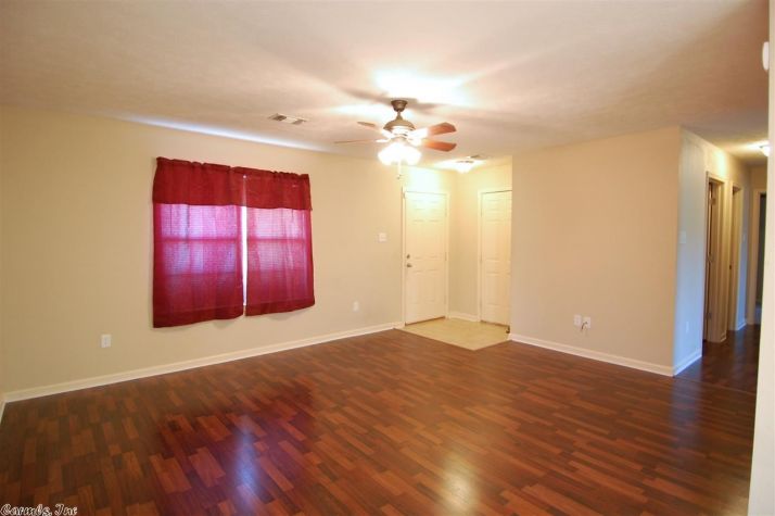 3340 Antietam Dr, Conway, AR 72032