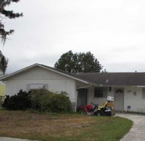 1107 65th Ave Dr W, Bradenton, FL 34207