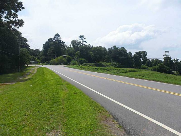 3912 Old Cornelia Highway, Gainesville, GA 30507