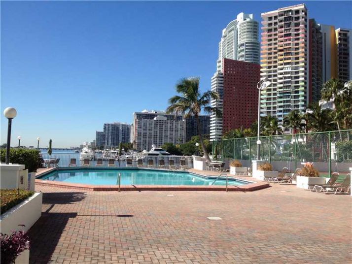 200 SE 15 RD # 6J, Miami, FL 33129