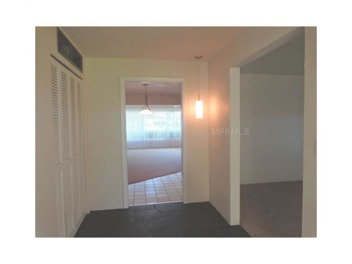 1447 51st Ave NE, Saint Petersburg, FL 33703