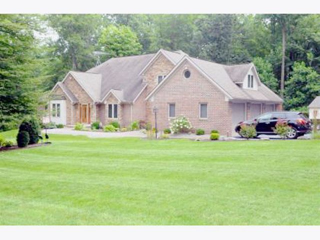 5039 RED OAK LN, Mohnton, PA 19540