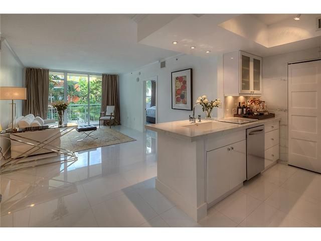 2000 N BAYSHORE DR # 215, Miami, FL 33137