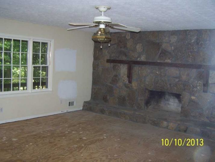 304 Woodcliffe Drive, Woodstock, GA 30189