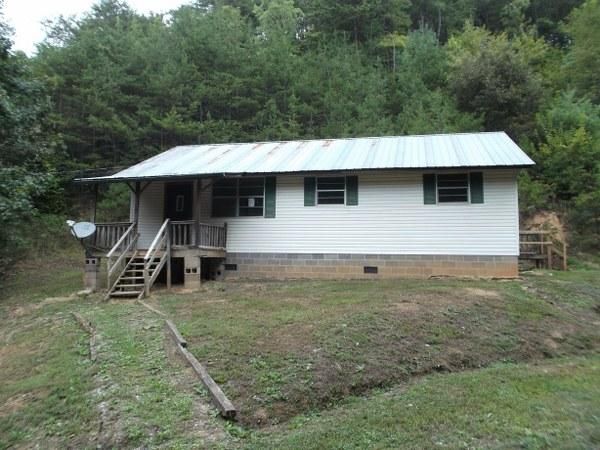 519 Cane Creek Mountain Rd, Tellico Plains, TN 37385