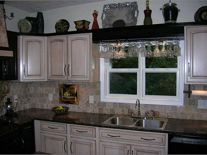 9135 Bay Pointe Drive, Gainesville, GA 30506