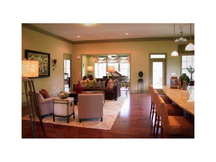 623 Hemlock Trail, Canton, GA 30114