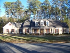 208 Longwood Dr, Pinetops, NC 27864