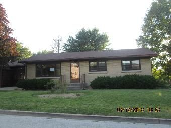 826 Kenmore Ave, Aurora, IL 60505
