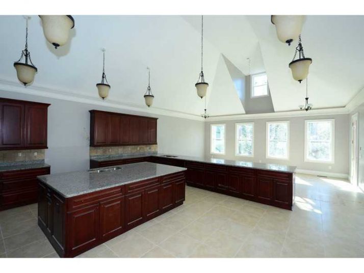 688 Mountain Way Ne, Atlanta, GA 30342