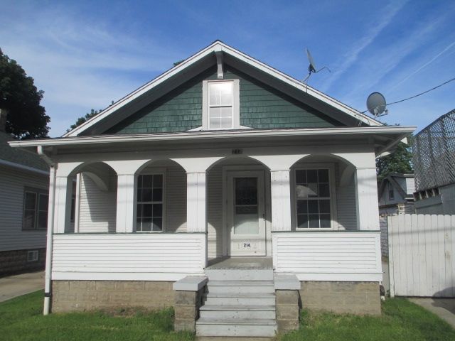 214 S Union St, Aurora, IL 60505