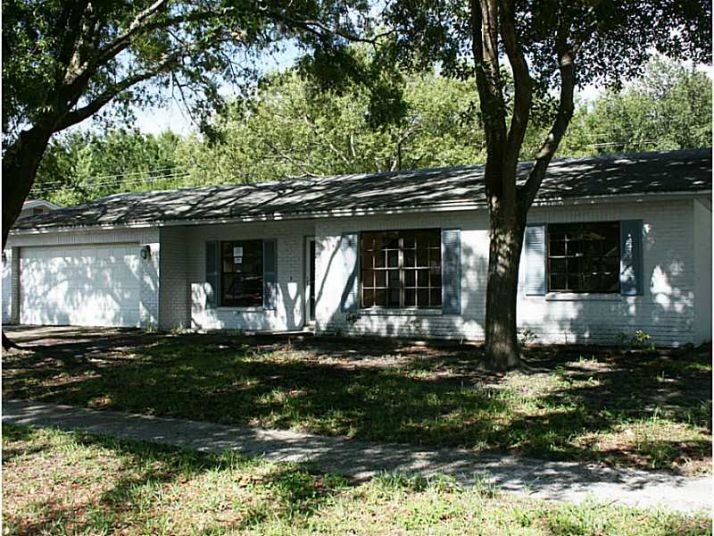 16501 Forest Lake Dr, Tampa, FL 33624
