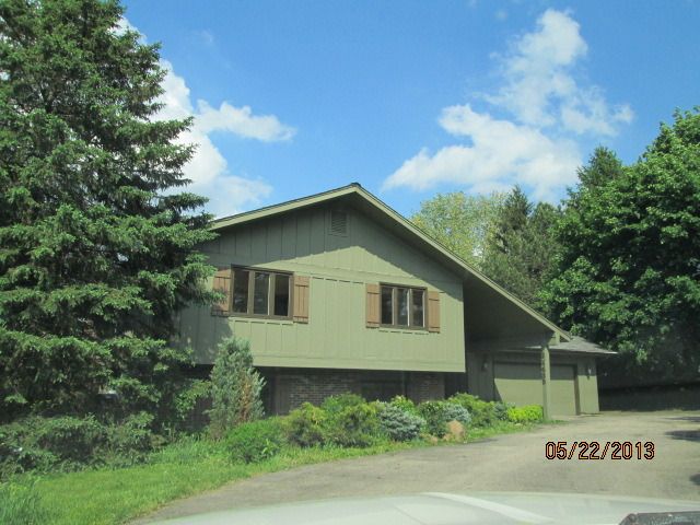 3n485 Coulter Ln, Saint Charles, IL 60175