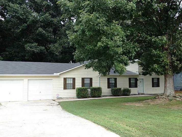 3240 Grand Central Drive, Snellville, GA 30078