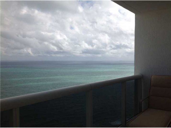 1800 S OCEAN DR # 3702, Hallandale, FL 33009