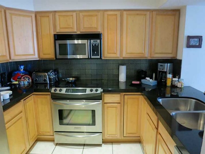 20335 W Country Club Dr # 2210, Miami, FL 33180