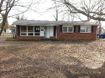 726 Oakgrove Dr, Graham, NC 27253