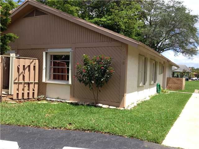 2158 NOVA VILLAGE DR # 2158, Fort Lauderdale, FL 33317