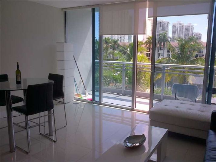 2950 NE 188 ST # 235, Miami, FL 33180