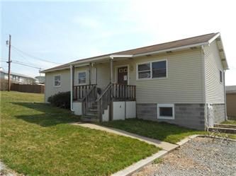 206 Warden St, Mount Pleasant, PA 15666
