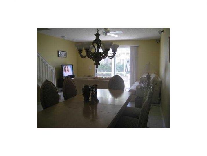 2240 SALERNO CR # 2240, Fort Lauderdale, FL 33327