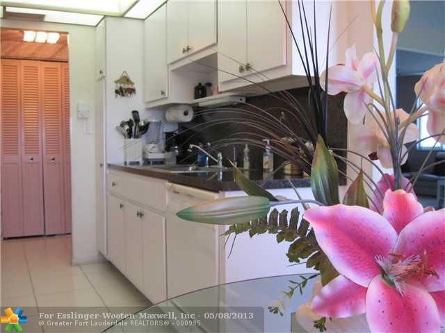 4330 Hillcrest Dr # 1020, Hollywood, FL 33021