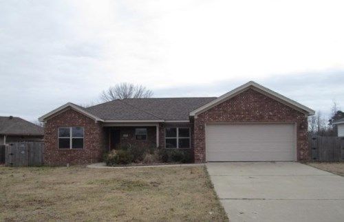 211 Peyton St, Ward, AR 72176