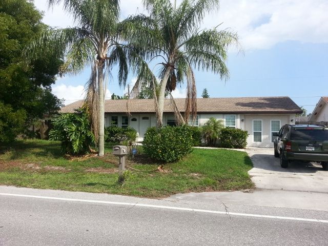 1348 Granada Blvd, Naples, FL 34103