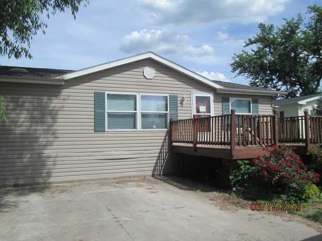 250 Misty Rdg, Mchenry, IL 60051