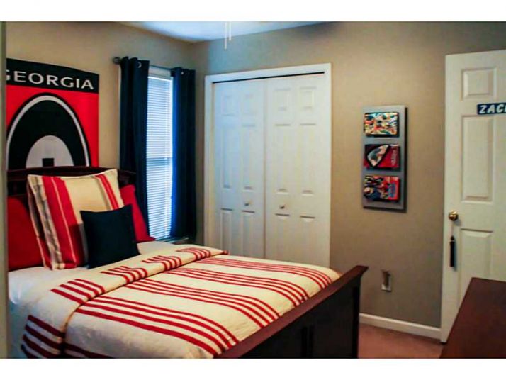 816 Honey Springs Drive, Woodstock, GA 30189