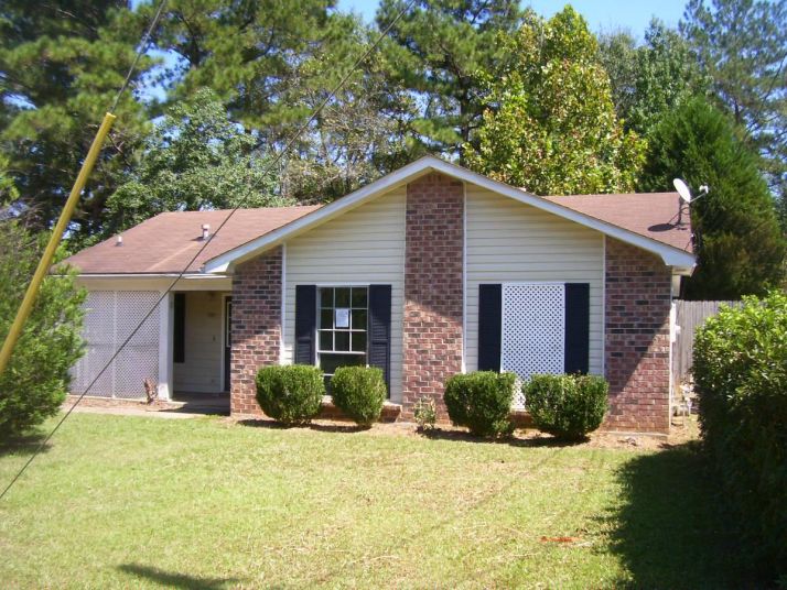 721 Royal Woods Dr, Mobile, AL 36608