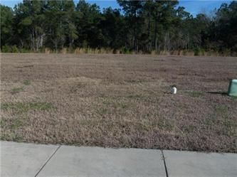 511 Moss Lake Ln, Holly Ridge, NC 28445