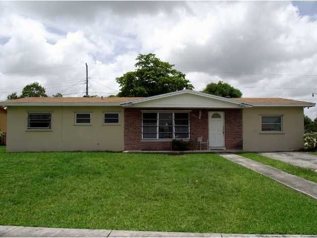 15700 SW 106 AV, Miami, FL 33157