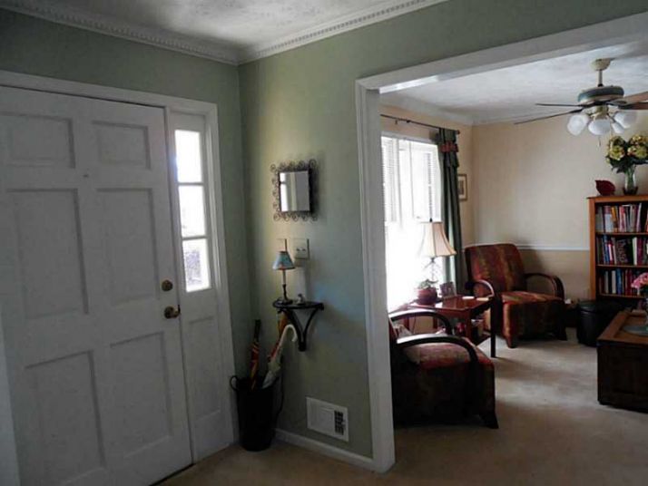 320 Meadowood Drive, Roswell, GA 30075