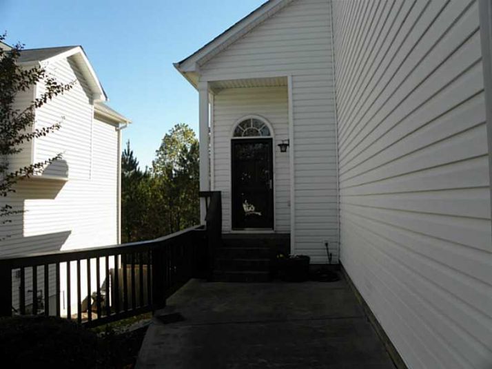 160 Stoneforest Drive, Woodstock, GA 30189