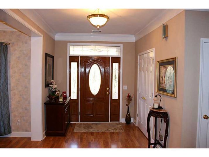 504 Lovinggood Court, Woodstock, GA 30189