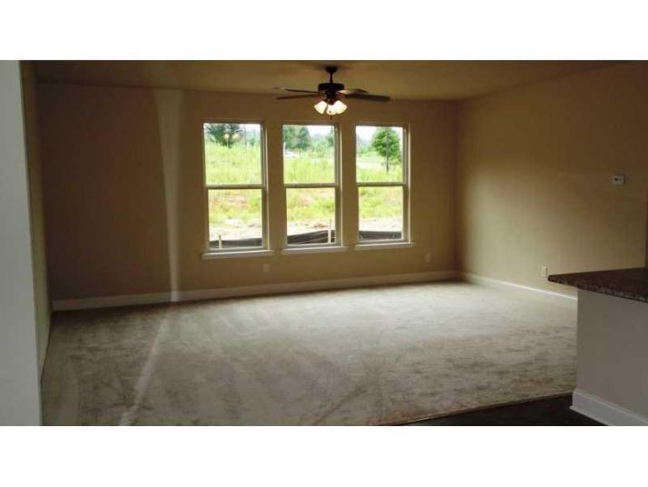 2252 Turnbury Glen Walk, Snellville, GA 30078