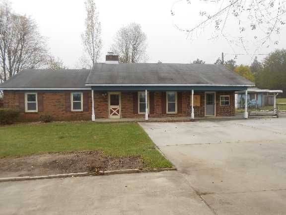 6129 Overhills Rd, Spring Lake, NC 28390