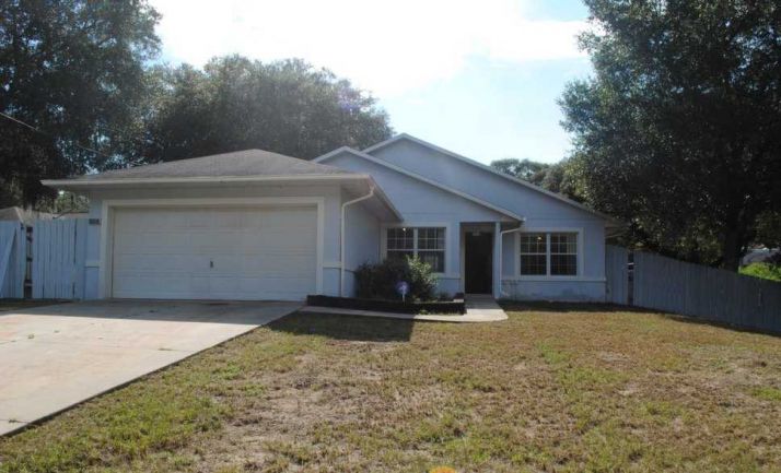 39903 Magnolia St, Lady Lake, FL 32159