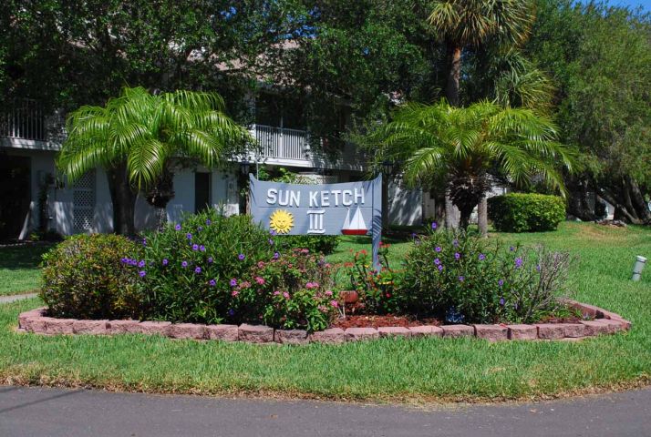 154 Sun Isle Cir, Saint Petersburg, FL 33706