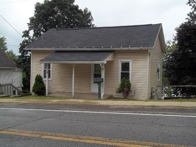 456 Massillon Road, Millersburg, OH 44654