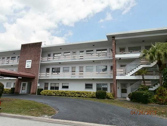 955 51st St N Apt 107, Saint Petersburg, FL 33710
