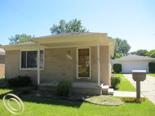 5936 Highview St, Dearborn Heights, MI 48127